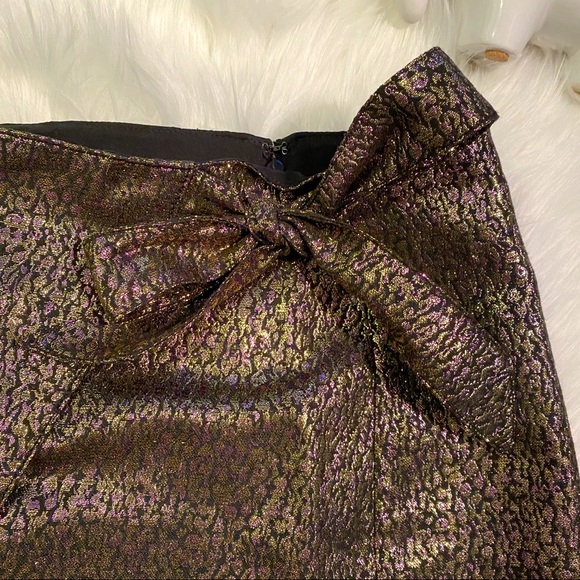 Express Shiny Gold Metallic Skirt - Picture 2 of 8